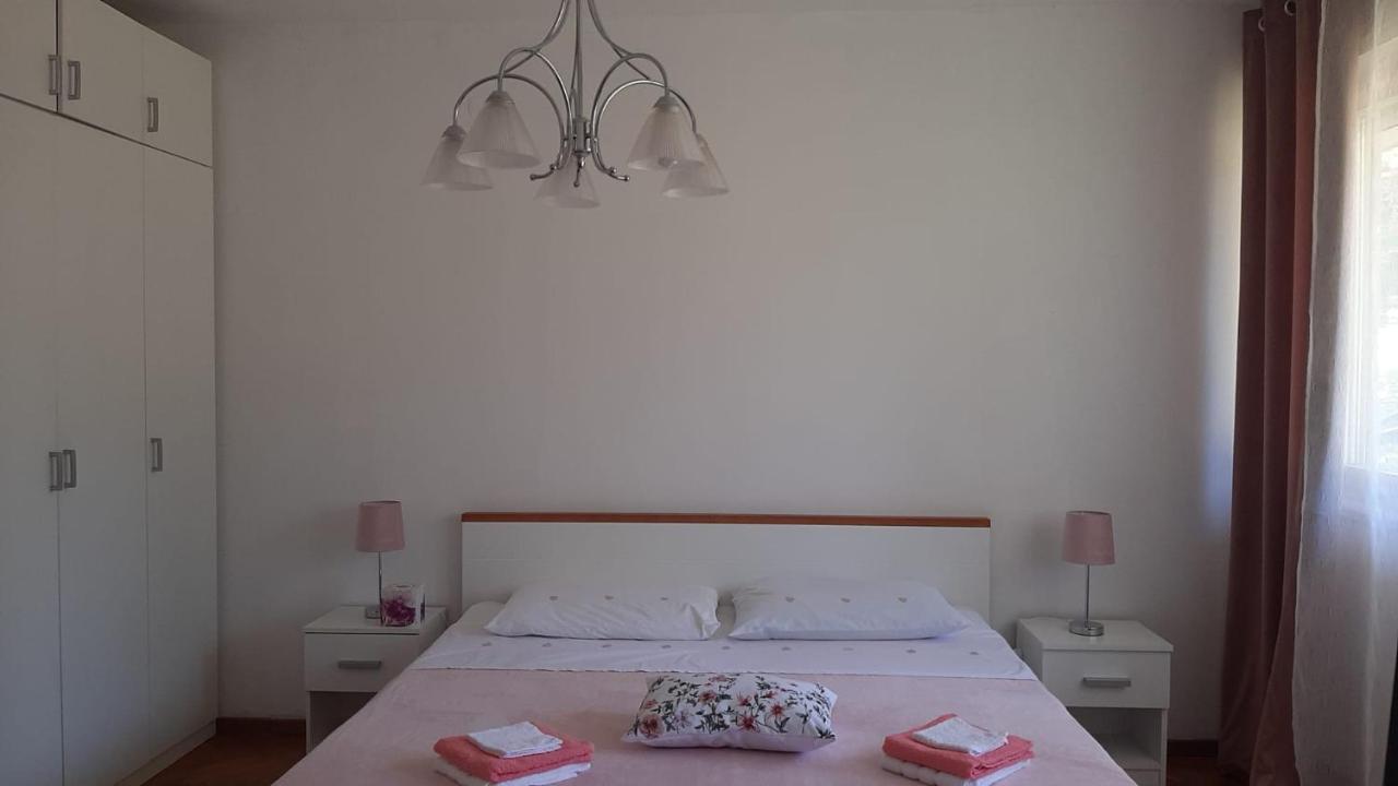 Apartman Iris Split Apartment ภายนอก รูปภาพ